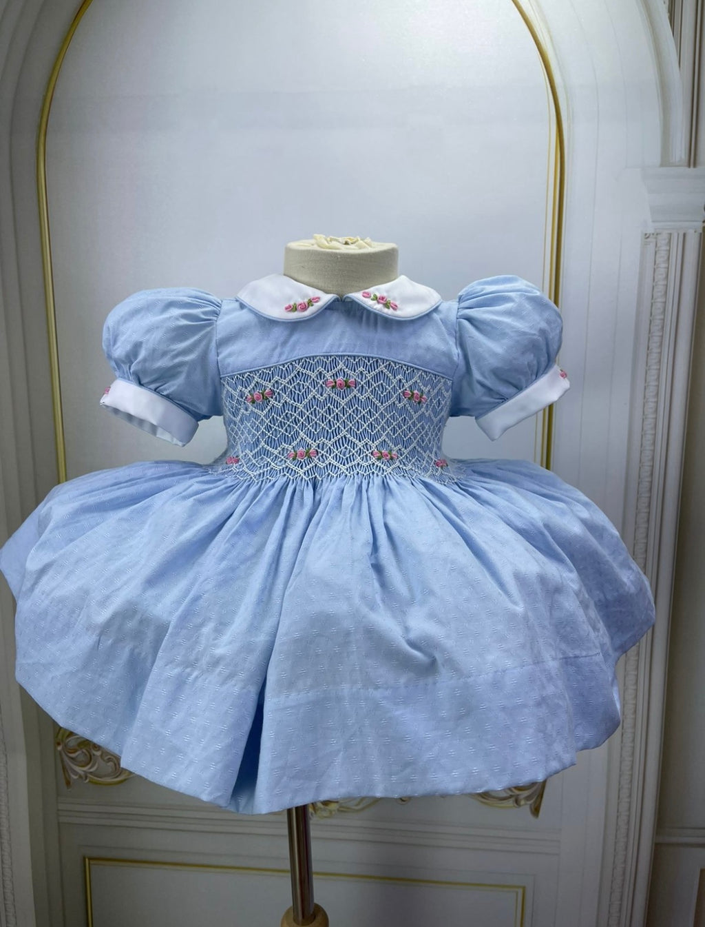 Pre order due in 16th December                    Blue smock dress