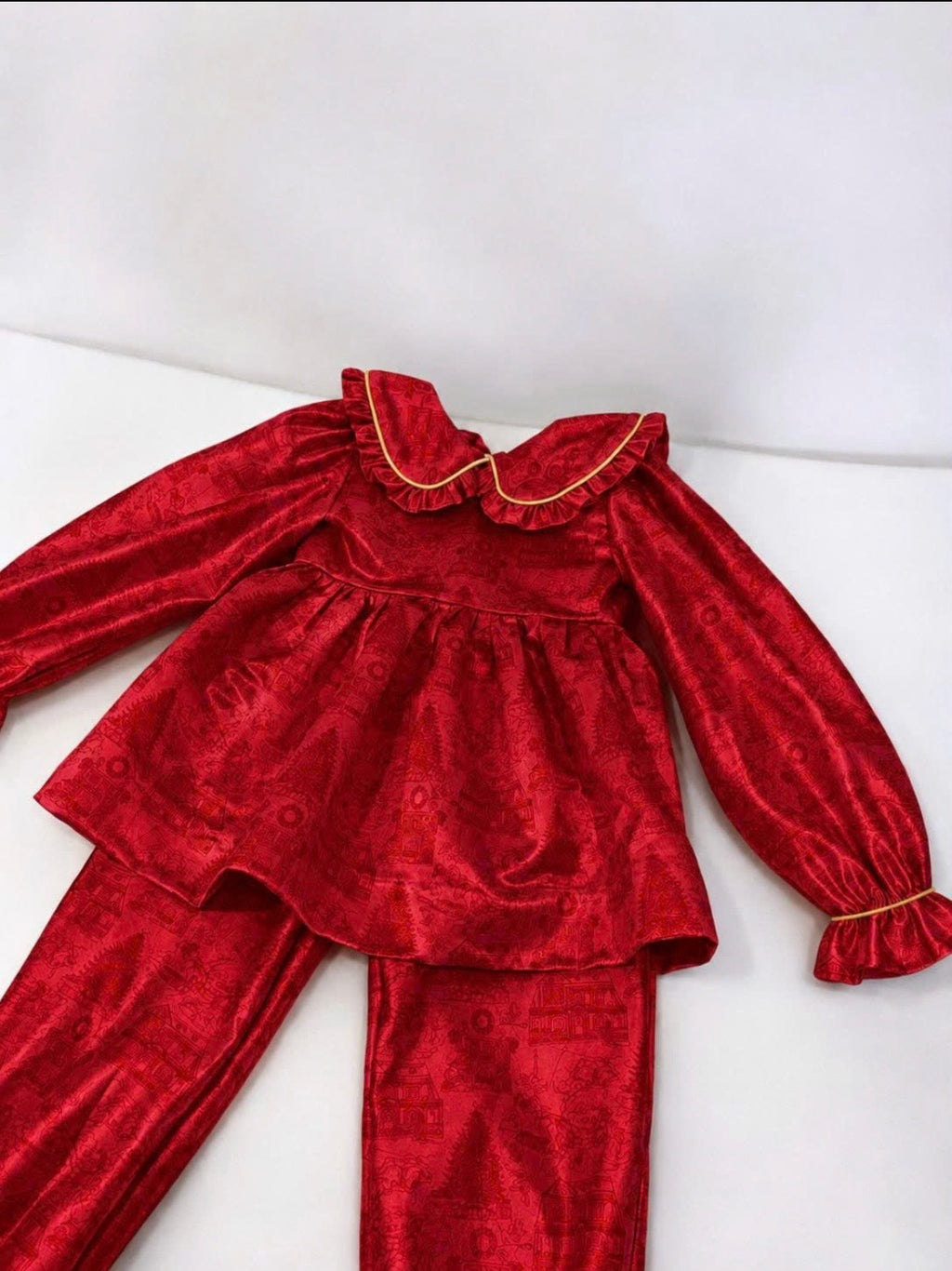 Pre order due in October 30th                              Red & Gold pyjamas set