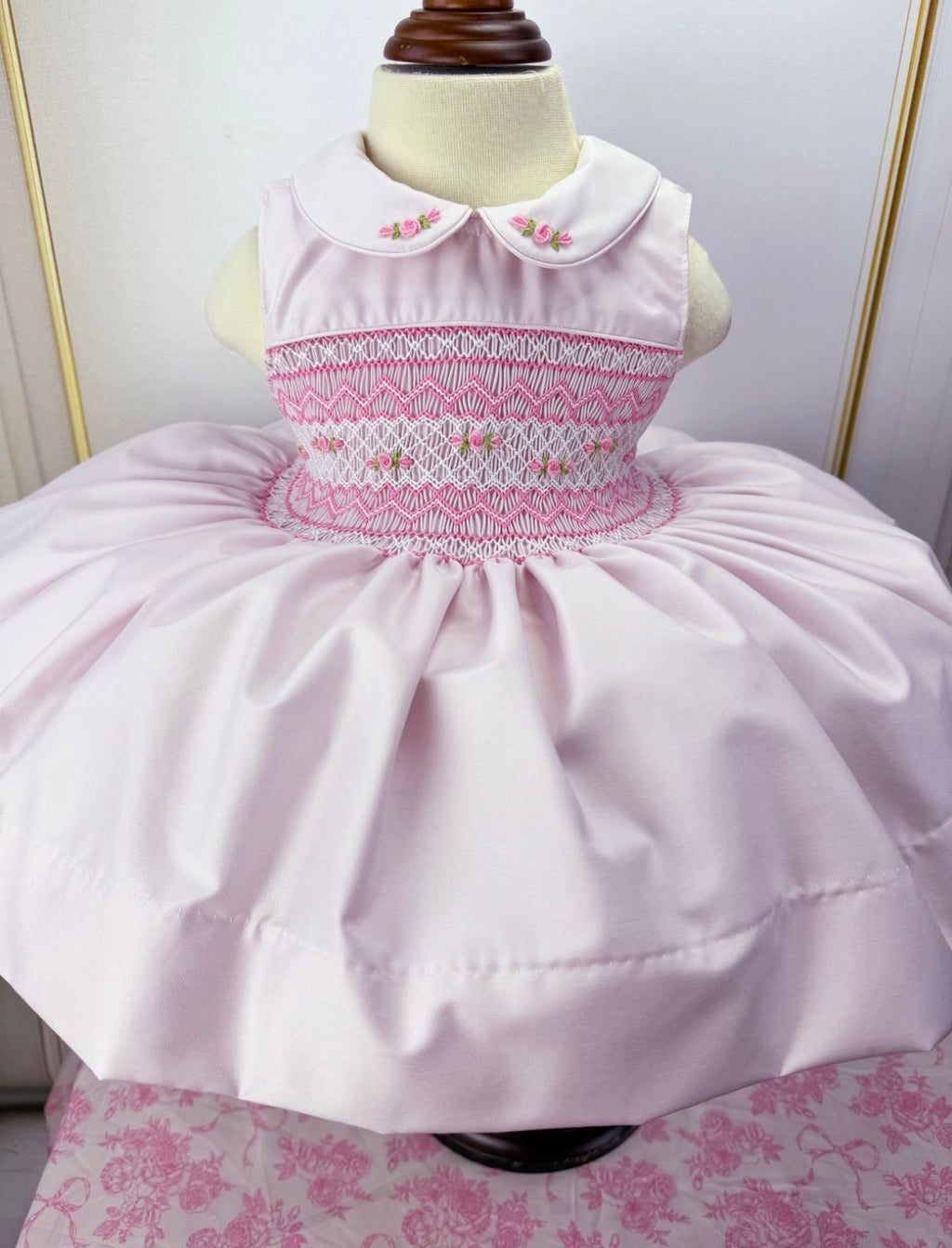 pink sleeveless smock dress