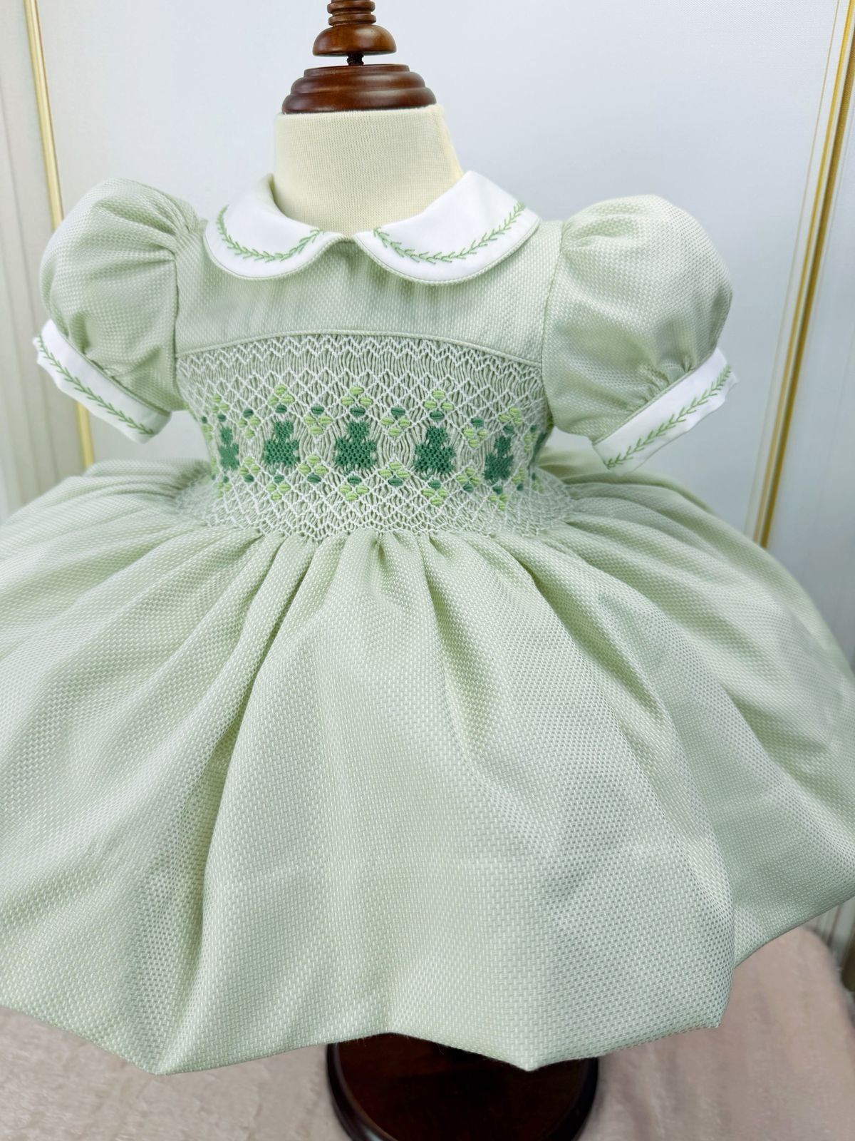 Pre order due in 15th February Smock dress