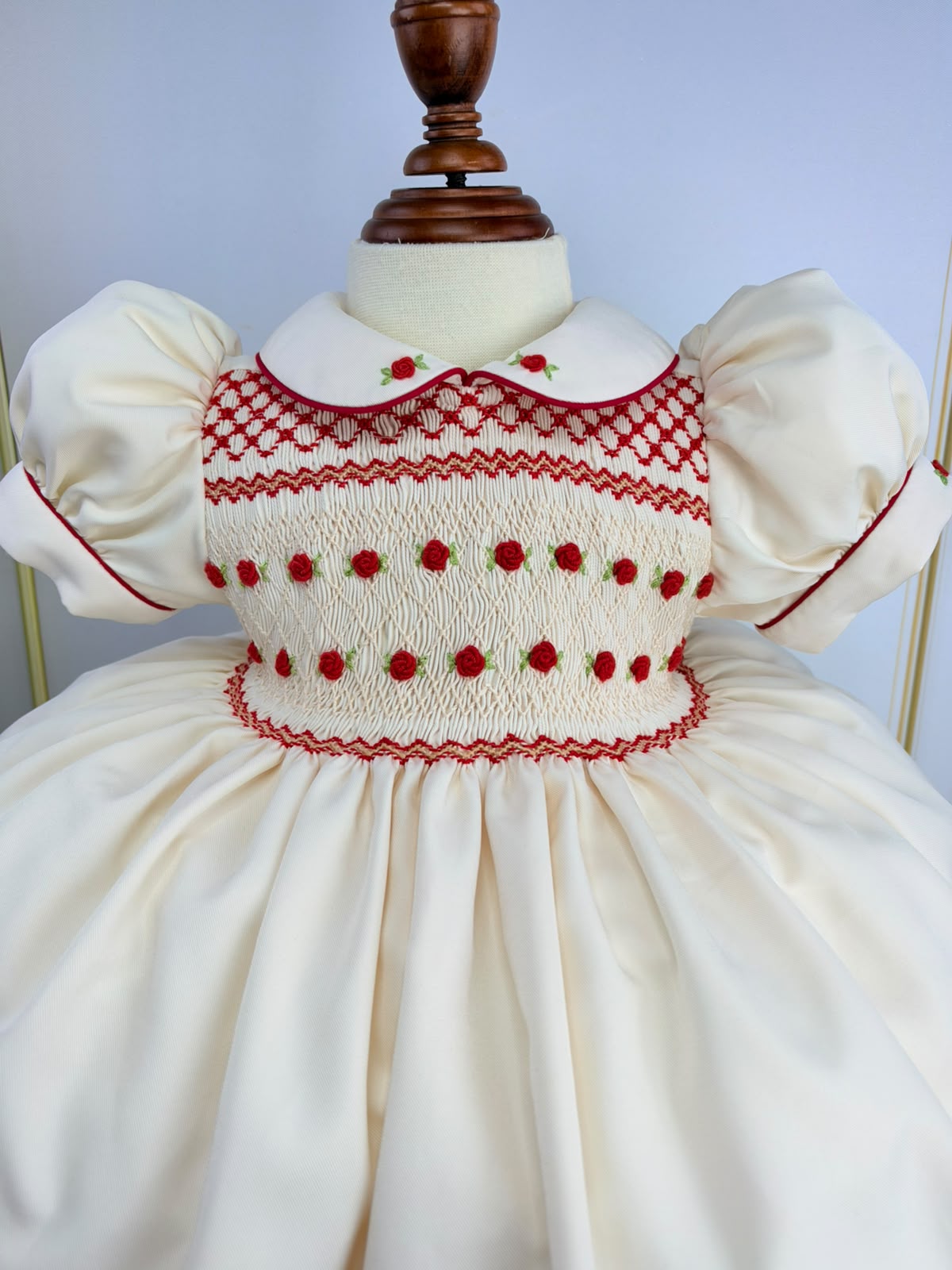 Pre order due in 12th October.                     Snow White smock dress